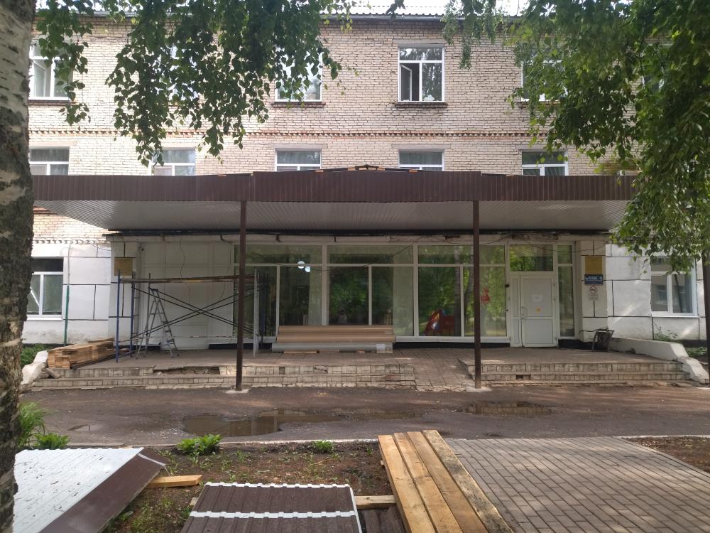 Модернизация первичного звена: в Башмаковской районной больнице продолжаются работы по капитальному ремонту главного корпуса